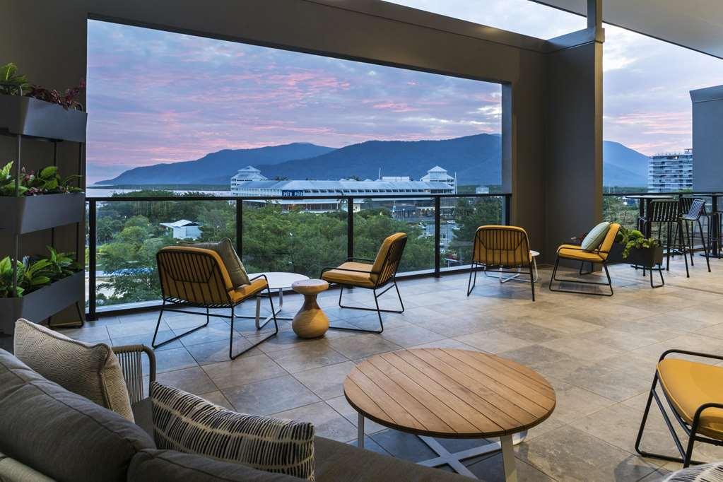 Oaks Cairns Hotel Restoran fotoğraf