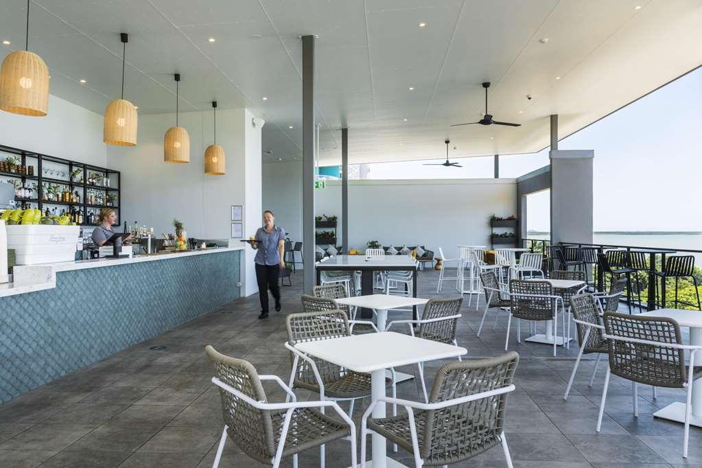 Oaks Cairns Hotel Restoran fotoğraf